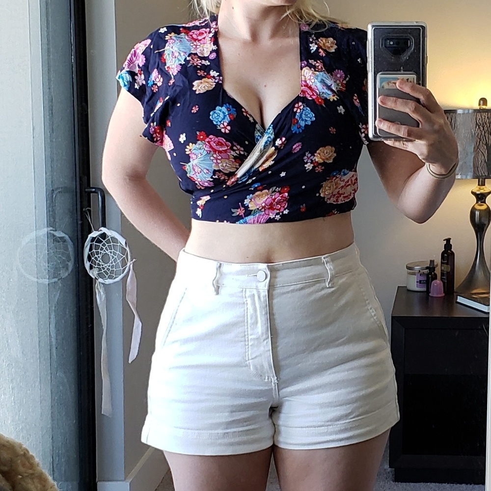 NEW Collectif Vintage Floral Wrap Crop Top L